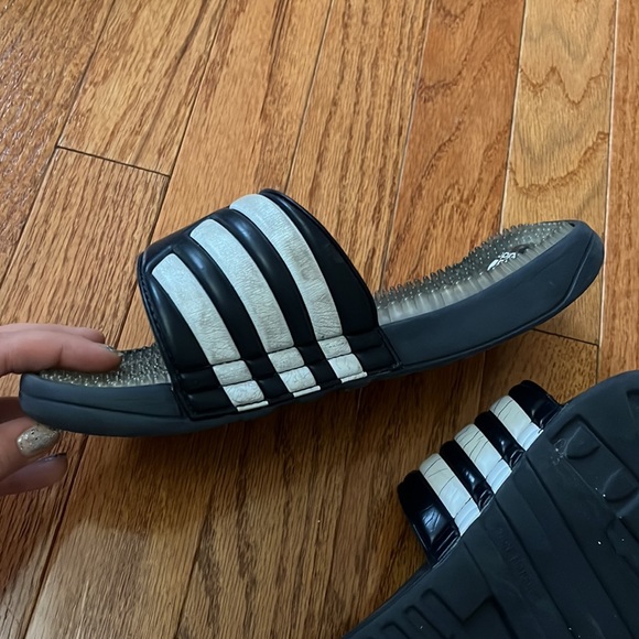 Adidas slides - Picture 4 of 4